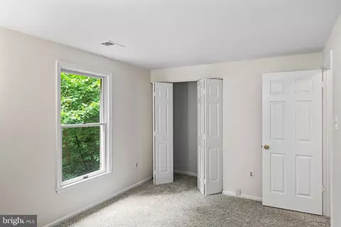 Bedroom - 2609 Deerdell Ln, Reston, VA 20191 photo 3 of 7