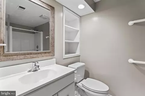 Bath - 2609 Deerdell Ln, Reston, VA 20191 photo 4 of 5