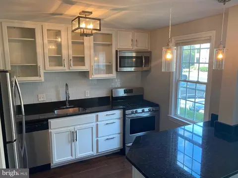 6733 W Wakefield Dr #A2, Alexandria, VA 22307
