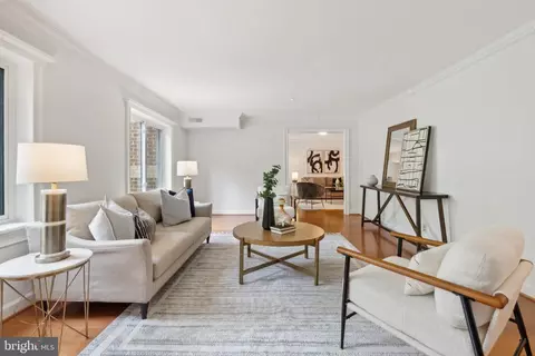 8370 Greensboro Dr #222, Mclean, VA 22102