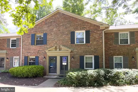 8553 Barrington Ct #923, Springfield, VA 22152 photo 2