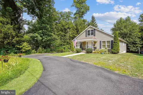 2937 Rosemary Ln, Falls Church, VA 22042