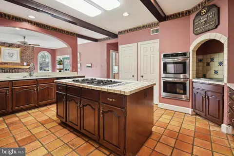1307 Daviswood Dr, Mclean, VA 22102 photo 35