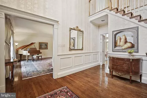 1307 Daviswood Dr, Mclean, VA 22102 photo 9