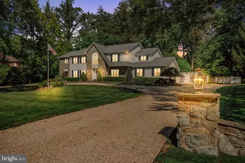 1307 Daviswood Dr, Mclean, VA 22102 photo 5
