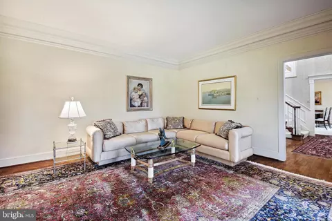 1307 Daviswood Dr, Mclean, VA 22102 photo 10