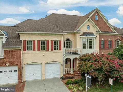 3852 Dickens Way, Fairfax, VA 22033