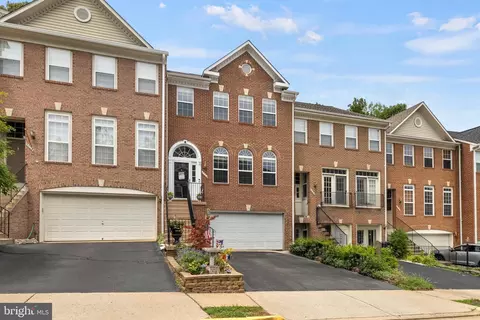 5706 Governors Pond Cir, Alexandria, VA 22310