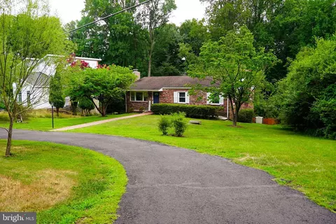1720 Beulah Rd, Vienna, VA 22182