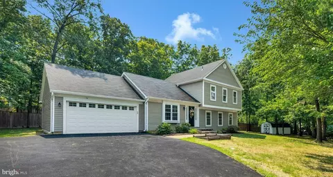 1044 Jeff Ryan Dr, Herndon, VA 20170