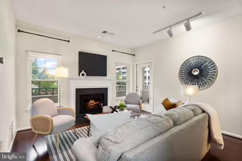 12001 Taliesin Pl #23, Reston, VA 20190
