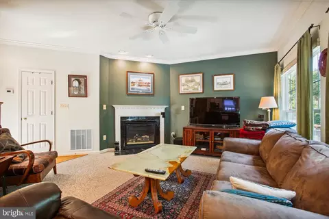 Living - 6197 Deer Ridge Trl, Springfield, VA 22150 photo 1 of 1