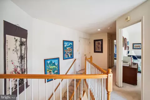 Entry Way - 6197 Deer Ridge Trl, Springfield, VA 22150 photo 4 of 11