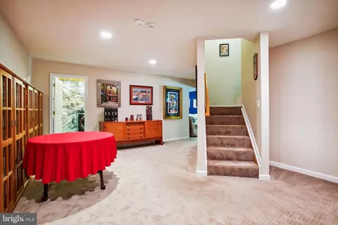 Entry Way - 6197 Deer Ridge Trl, Springfield, VA 22150 photo 9 of 11