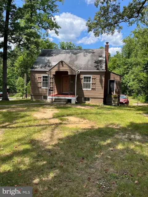 3284 Annandale Rd, Falls Church, VA 22042