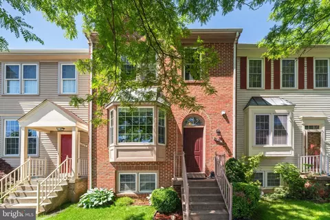 1441 Bluemont Ct, Herndon, VA 20170
