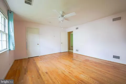 Bedroom - 1309 Oberon Way, Mclean, VA 22102 photo 6 of 6