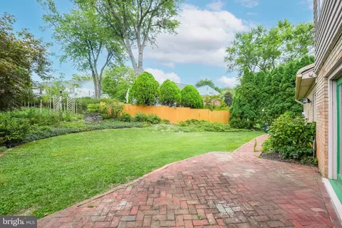 Exterior - 1309 Oberon Way, Mclean, VA 22102 photo 5 of 8