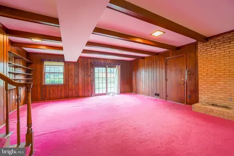 Living - 1309 Oberon Way, Mclean, VA 22102 photo 6 of 8