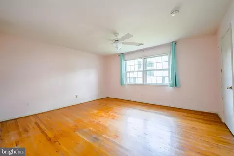Bedroom - 1309 Oberon Way, Mclean, VA 22102 photo 5 of 6