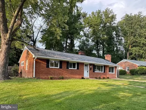 7441 Long Pine Dr, Springfield, VA 22151 photo 2
