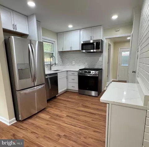 7441 Long Pine Dr, Springfield, VA 22151 photo 9