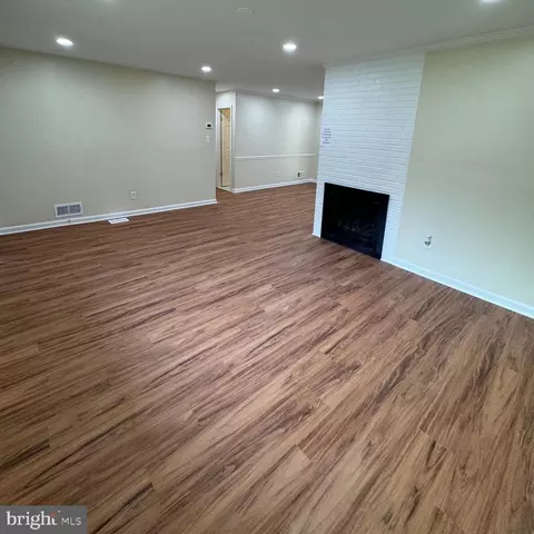 7441 Long Pine Dr, Springfield, VA 22151 photo 5