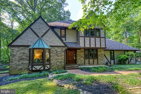 11928 Richland Ln, Herndon, VA 20171