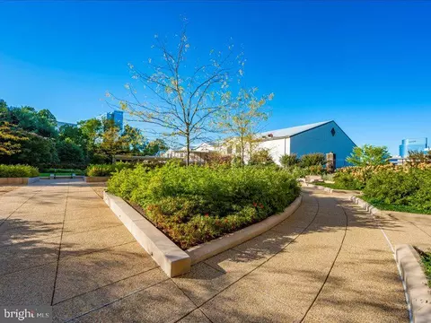 Exterior - 1800 Old Meadow Rd #1715, Mclean, VA 22102 photo 4 of 5