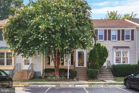 8012 Dayspring Ct, Springfield, VA 22153