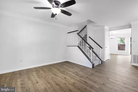 8012 Dayspring Ct, Springfield, VA 22153 photo 2