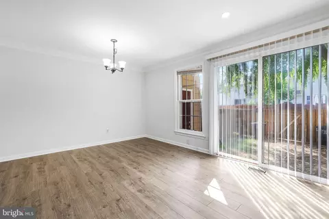 8012 Dayspring Ct, Springfield, VA 22153 photo 9