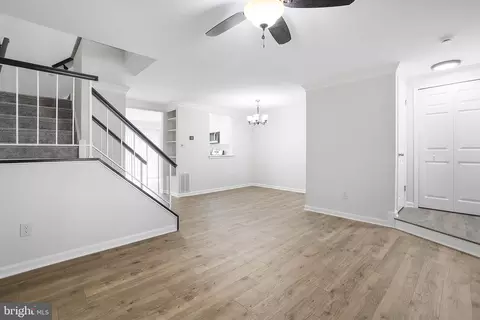 8012 Dayspring Ct, Springfield, VA 22153 photo 3