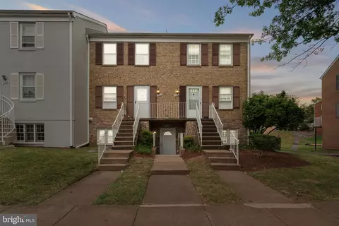 14502 Golden Oak Rd, Centreville, VA 20121
