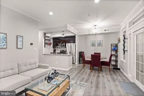 1355 Garden Wall Cir #712, Reston, VA 20194