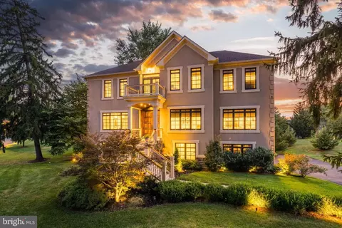8105 Falstaff Rd, Mclean, VA 22102