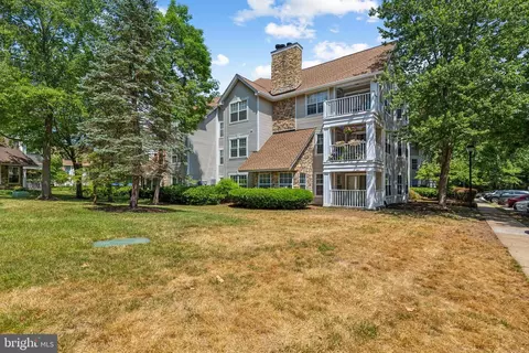 5612 Willoughby Newton Dr #15, Centreville, VA 20120