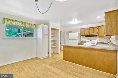 5213 Kings Park Dr, Springfield, VA 22151 photo 16