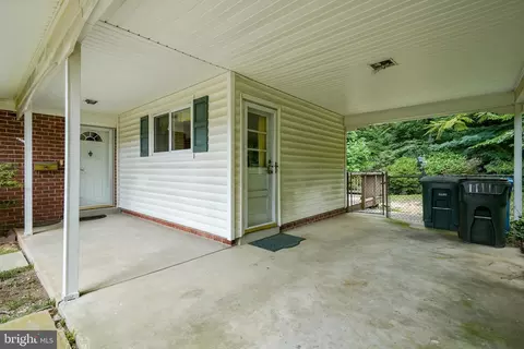 5213 Kings Park Dr, Springfield, VA 22151 photo 2