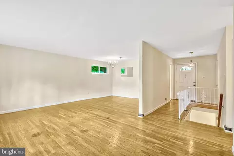 5213 Kings Park Dr, Springfield, VA 22151 photo 6