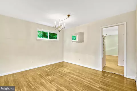5213 Kings Park Dr, Springfield, VA 22151 photo 8