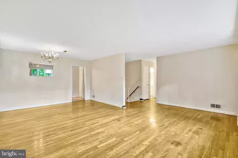 5213 Kings Park Dr, Springfield, VA 22151 photo 7