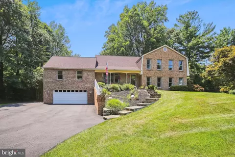 5302 Hexagon Pl, Fairfax, VA 22030