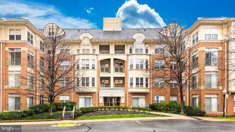 11775 Stratford House Pl #204, Reston, VA 20190