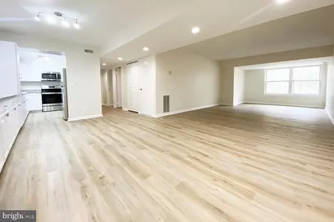 Living - 7640 Provincial Dr #308, Mclean, VA 22102 photo 3 of 7