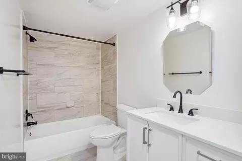 Bath - 7640 Provincial Dr #308, Mclean, VA 22102 photo 2 of 2