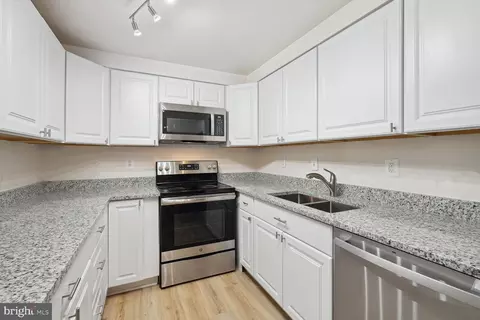 Kitchen - 7640 Provincial Dr #308, Mclean, VA 22102 photo 2 of 2