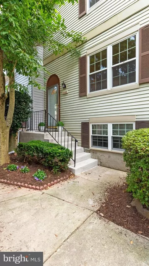 5956 Annaberg Pl #184, Burke, VA 22015