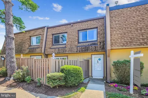 3836 Joshua Pl #D, Alexandria, VA 22309