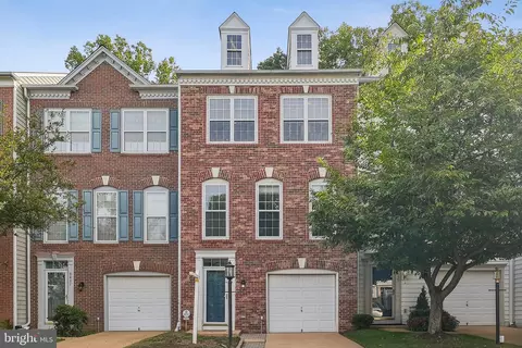5433 Summer Leaf Ln, Alexandria, VA 22312